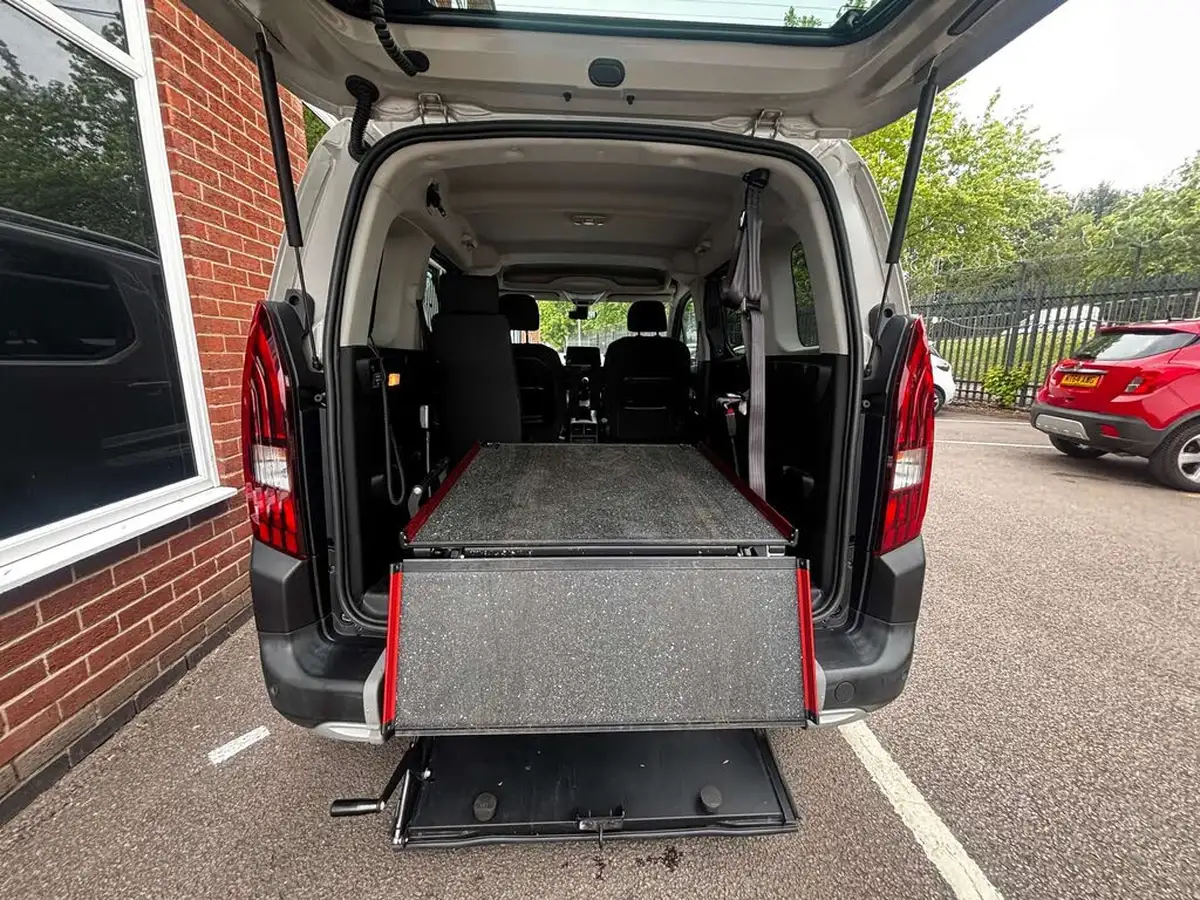 2019-peugeot-rifter-15-bluehdi-allure-100bhp-standard-big-15