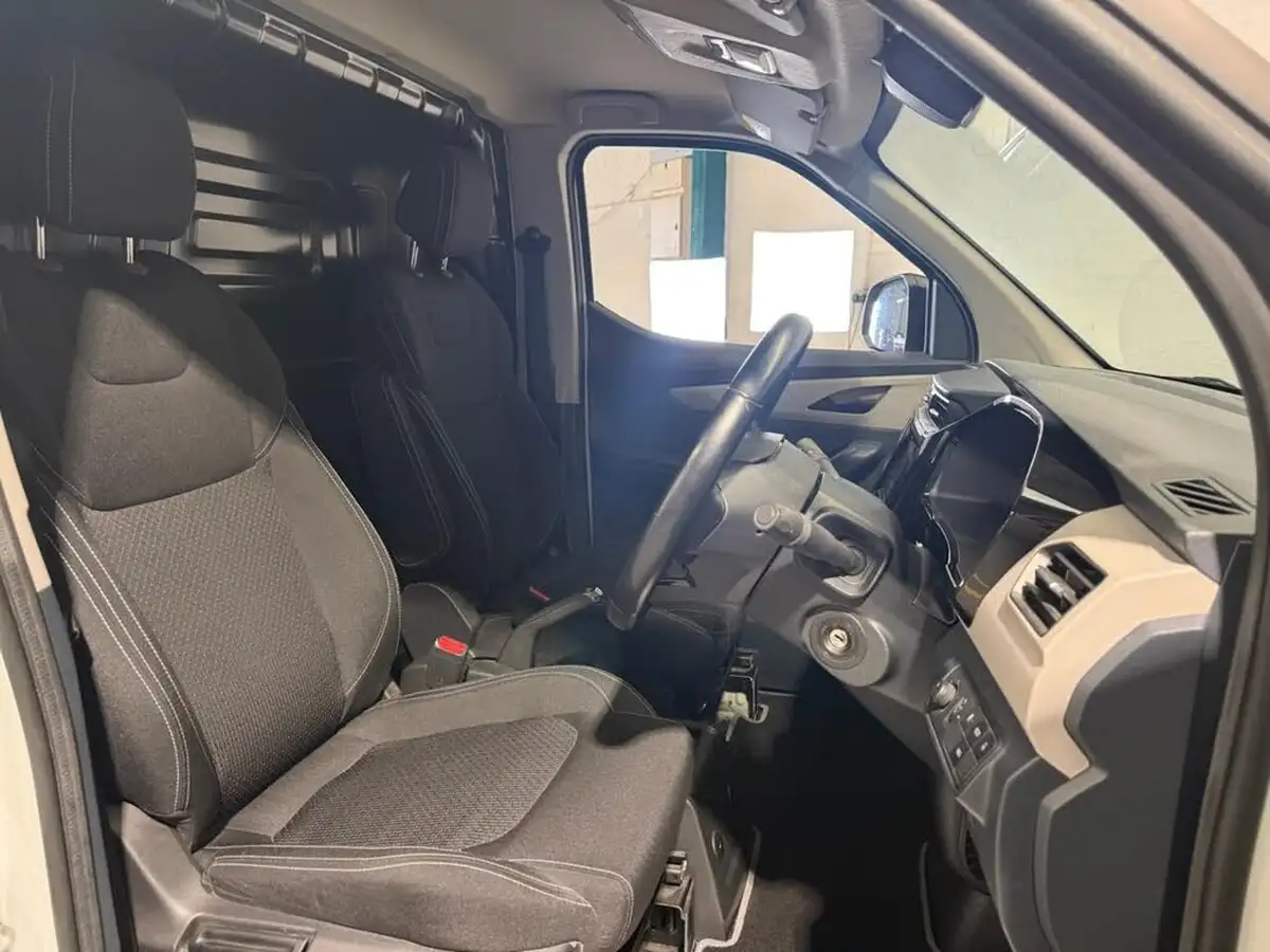 2021-maxus-e-deliver-3-e-l1h1-35kwh-big-3