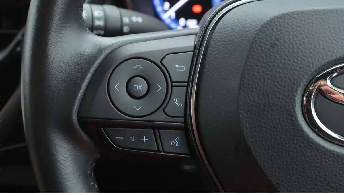 2021-toyota-corolla-18-vvt-i-icon-tech-spare-wheel-touring-sports-5d-big-23
