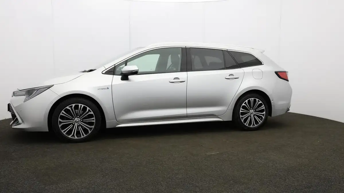2020-toyota-corolla-20-vvt-i-excel-spare-wheel-touring-sports-big-13