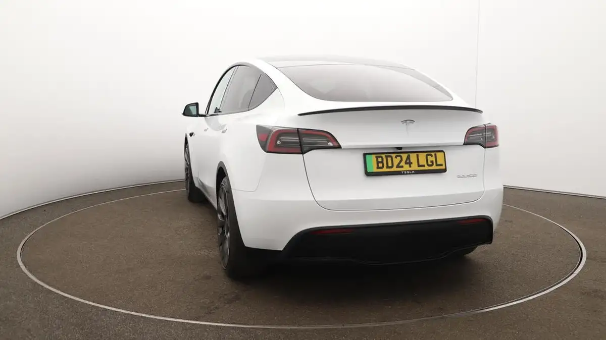 2024-tesla-model-y-e-performance-big-59