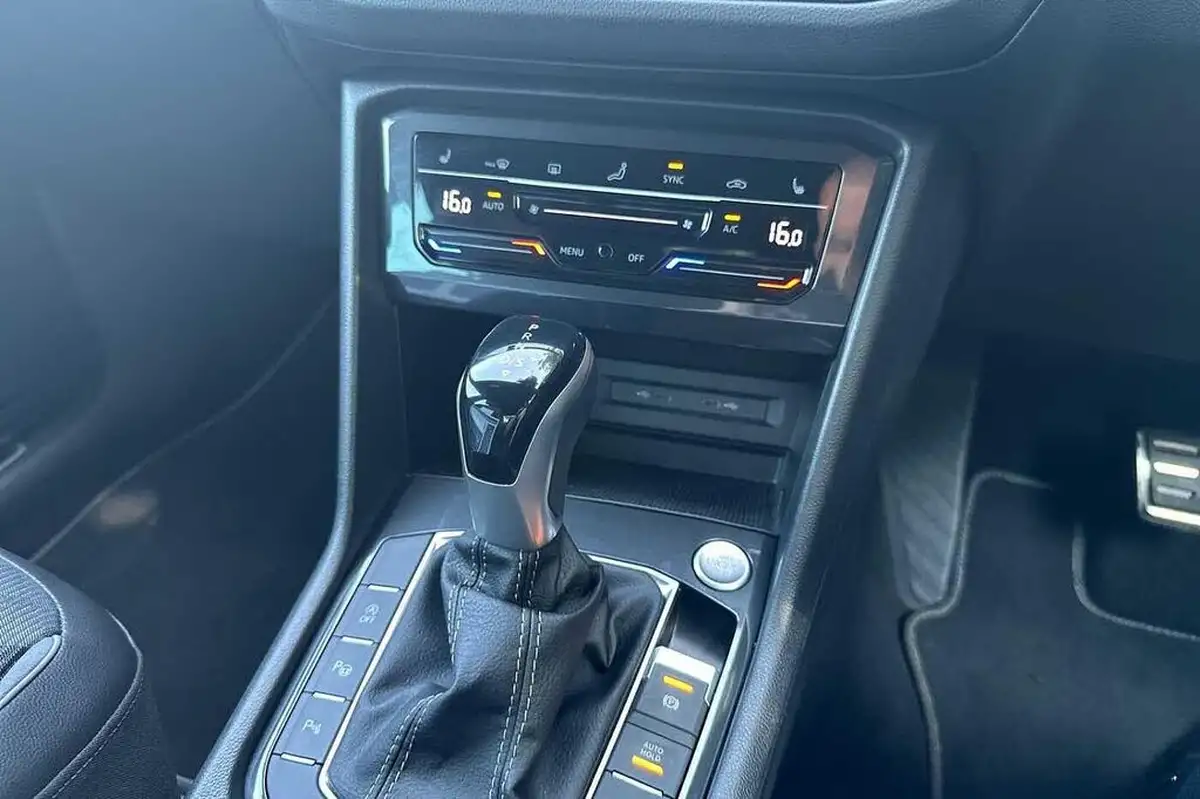 2023-volkswagen-tiguan-15-tsi-r-line-edition-big-18