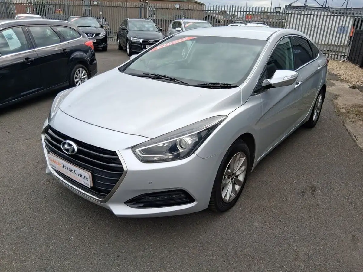 2015-hyundai-i40-17crdi-se-nav-115ps-saloon-4d-big-2