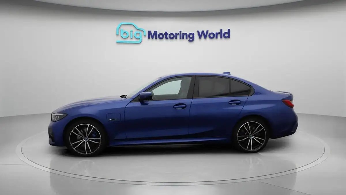 2022-bmw-3-series-20-330e-m-sport-pro-pack-saloon-4d-big-4