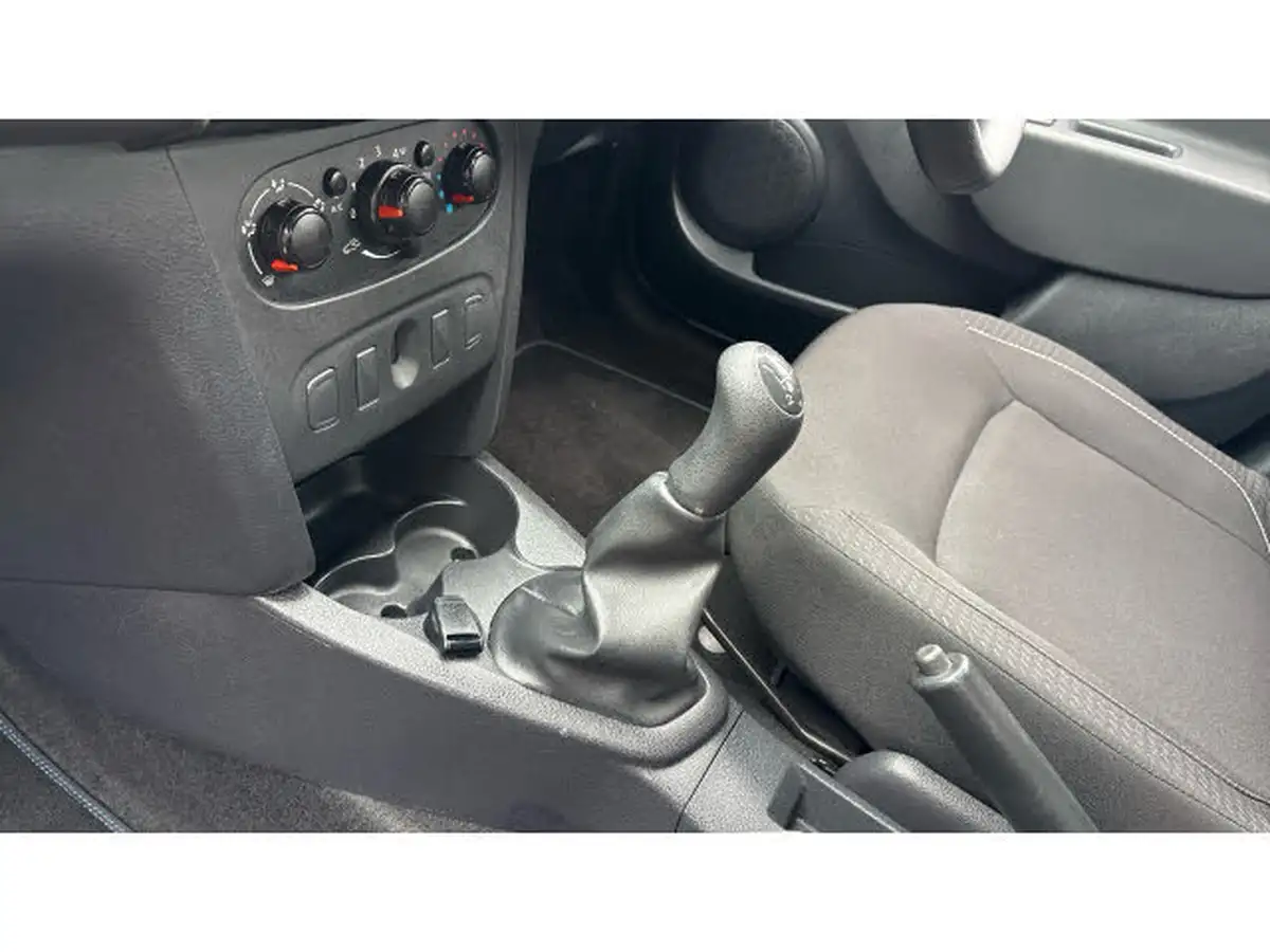 2019-dacia-sandero-10-sce-essential-big-12