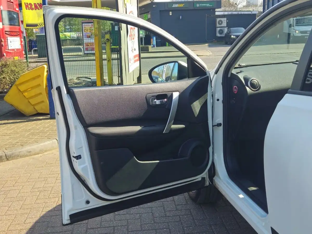 2012-nissan-qashqai-16-n-tec-big-32