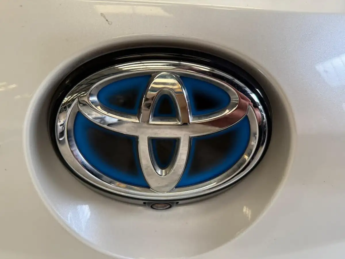2019-toyota-corolla-big-12