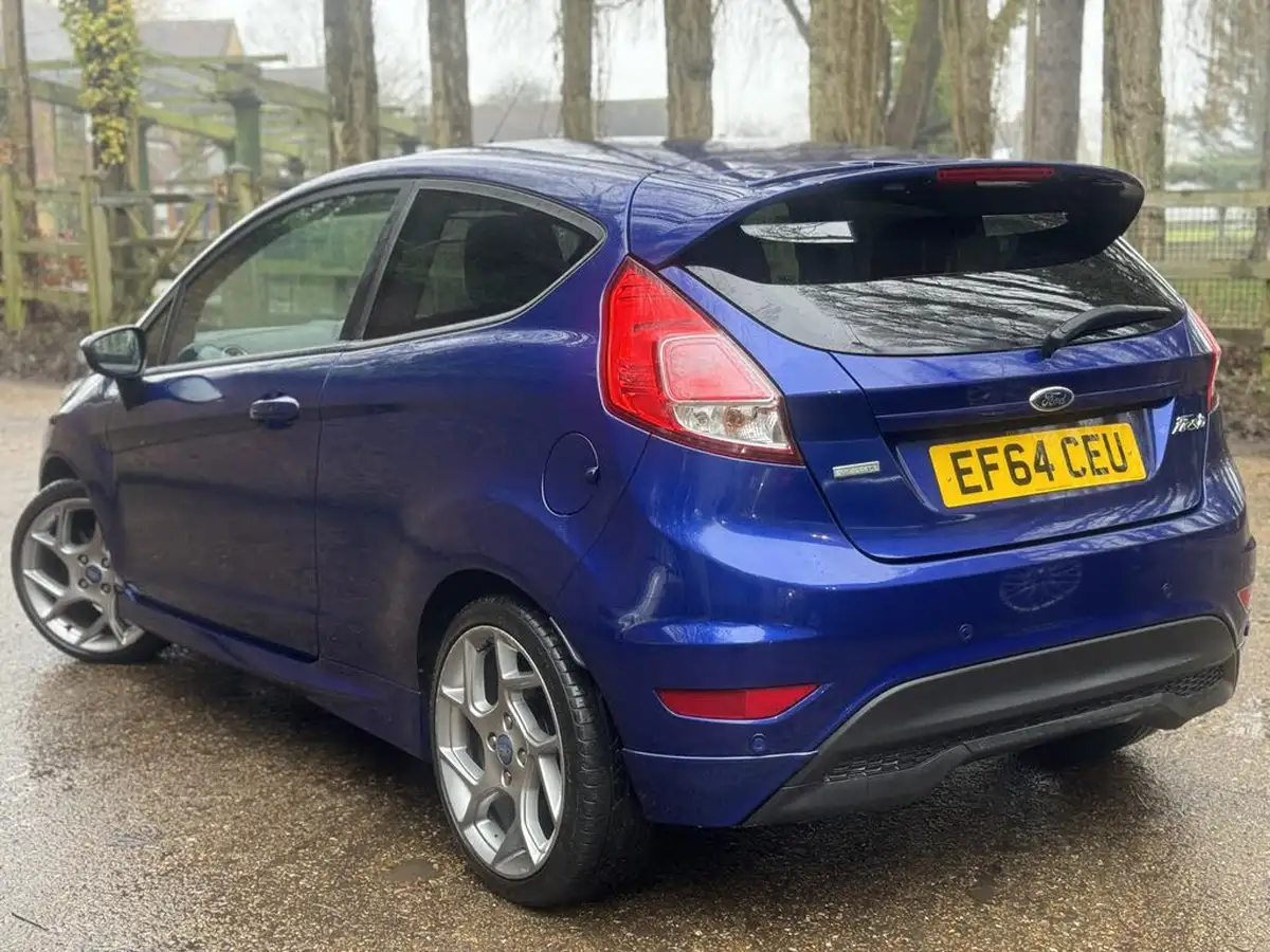 2014-ford-fiesta-10-zetec-s-big-18
