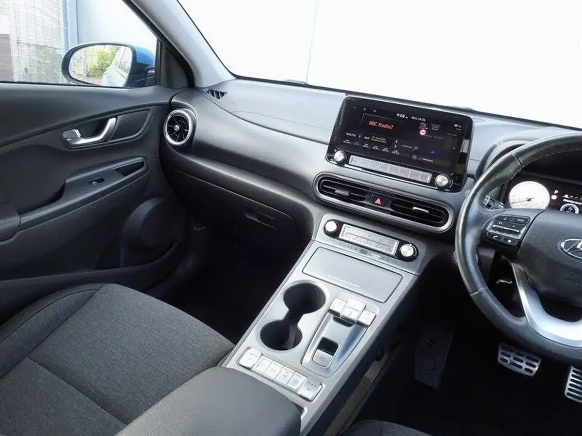 2021-hyundai-kona-e-premium-204ps-64kwh-7kw-obc-big-30