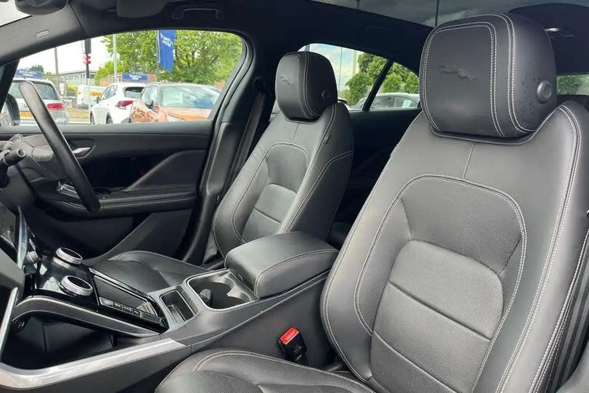 2022-jaguar-i-pace-ev400-hse-black-big-18