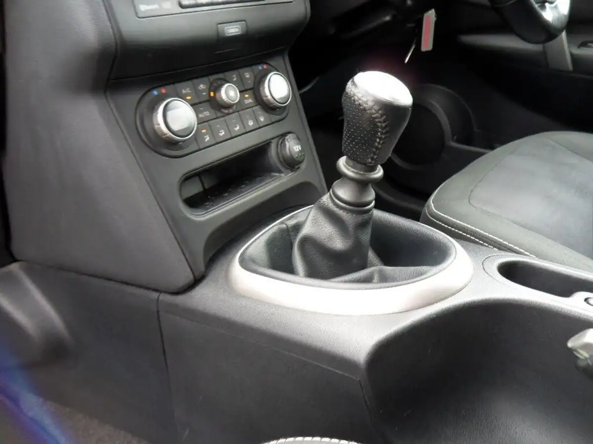 2012-nissan-qashqai-15td-n-tec-big-66