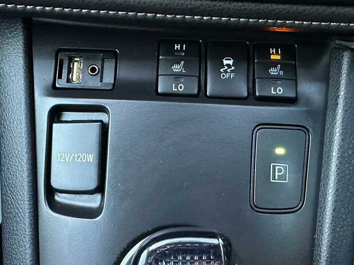 2016-toyota-auris-18-vvt-i-hsd-business-edition-estate-big-34
