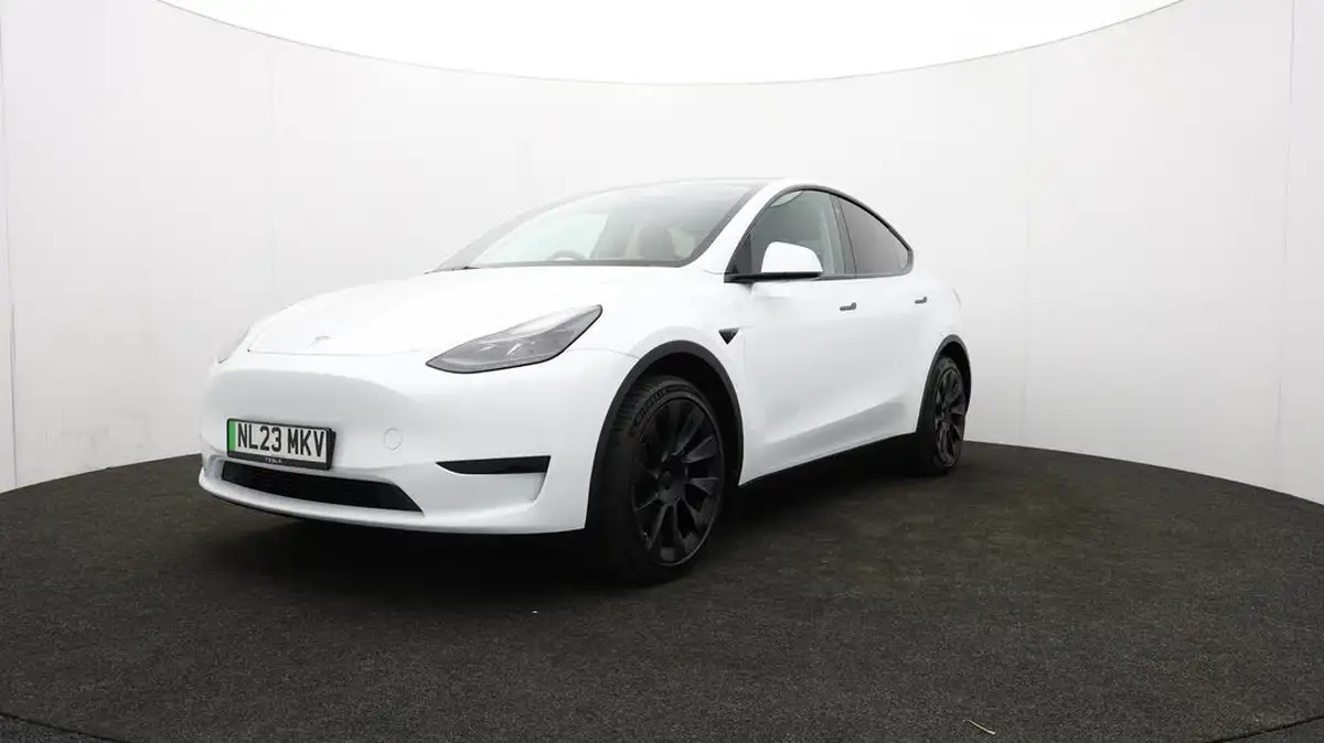 2023-tesla-model-y-e-rwd-big-63