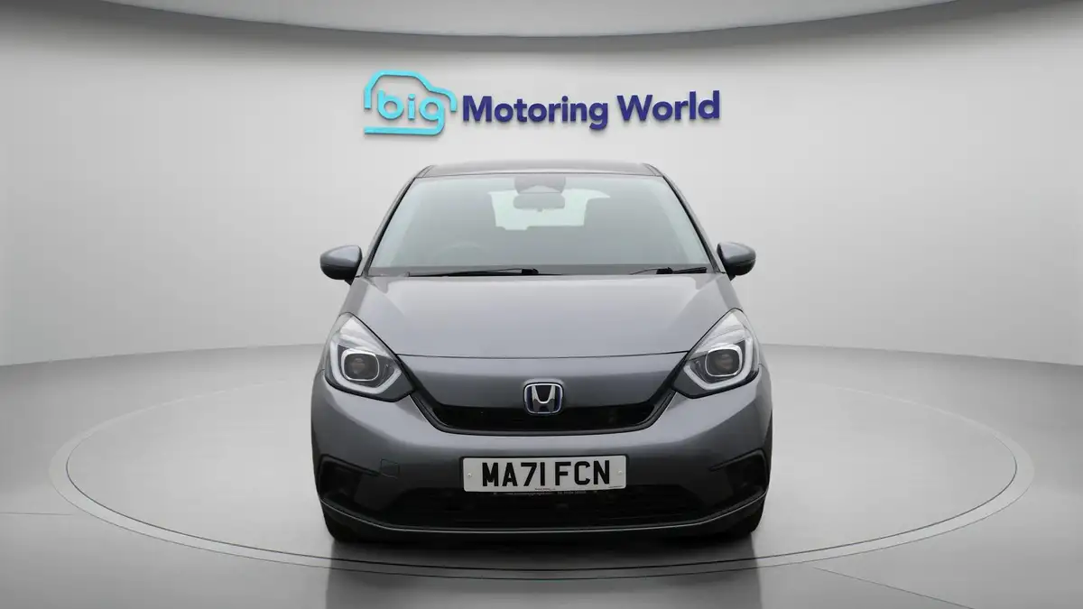 2021-honda-jazz-15-i-mmd-se-109ps-big-2