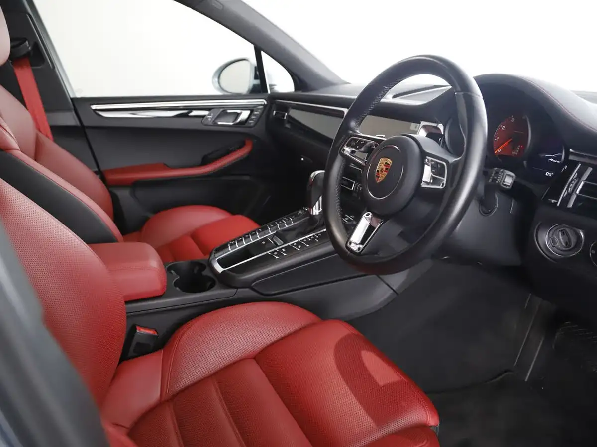 2021-porsche-macan-30-s-big-36