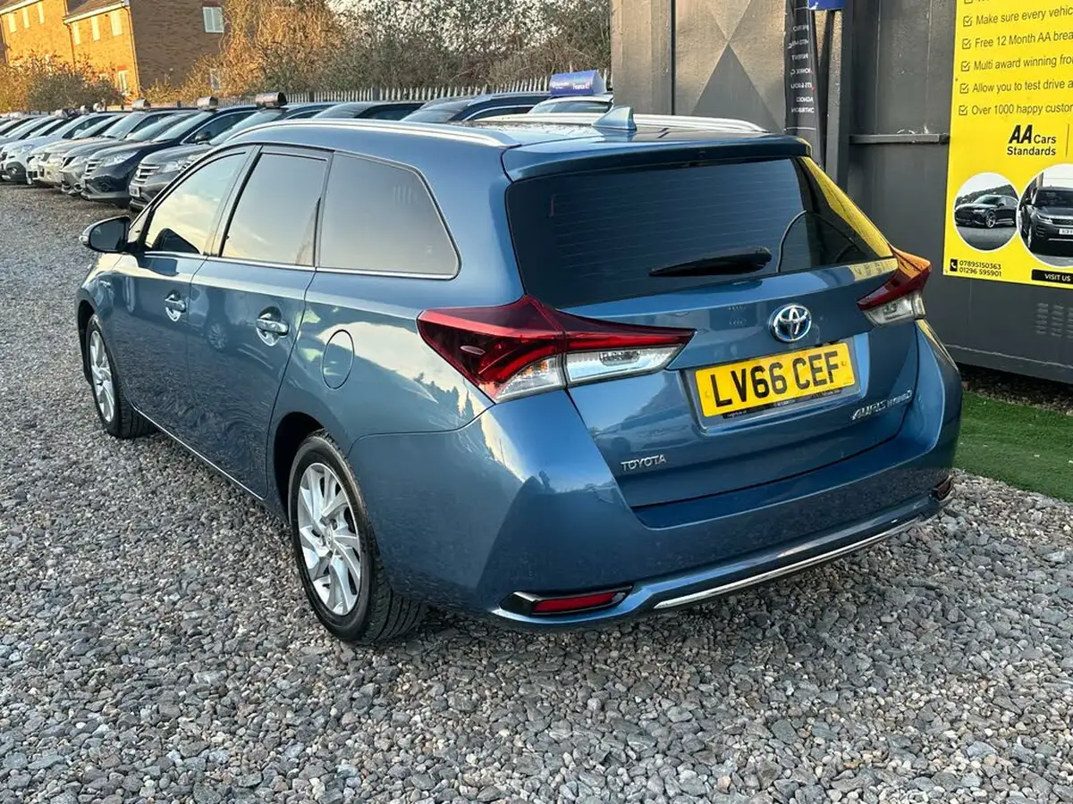 2016-toyota-auris-18-vvt-i-hsd-business-edition-estate-big-6