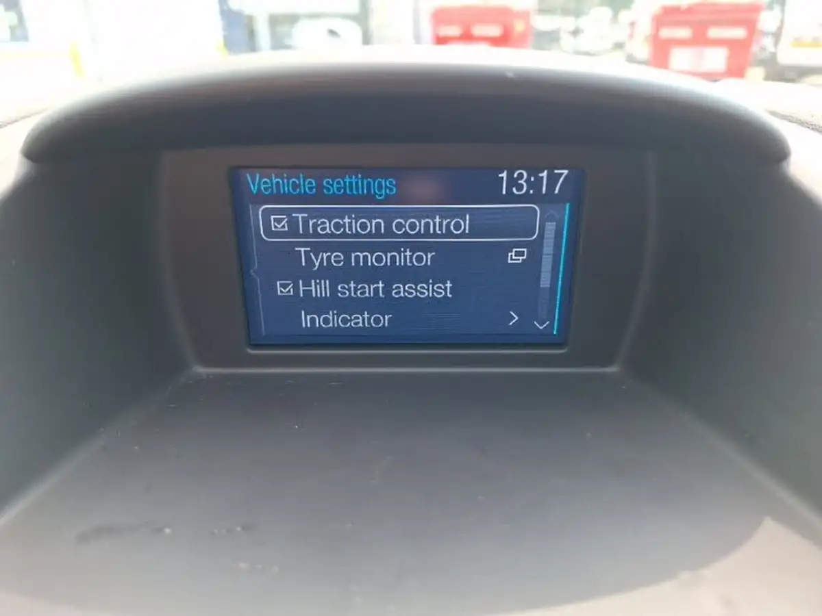 2016-ford-fiesta-125-zetec-5d-big-12