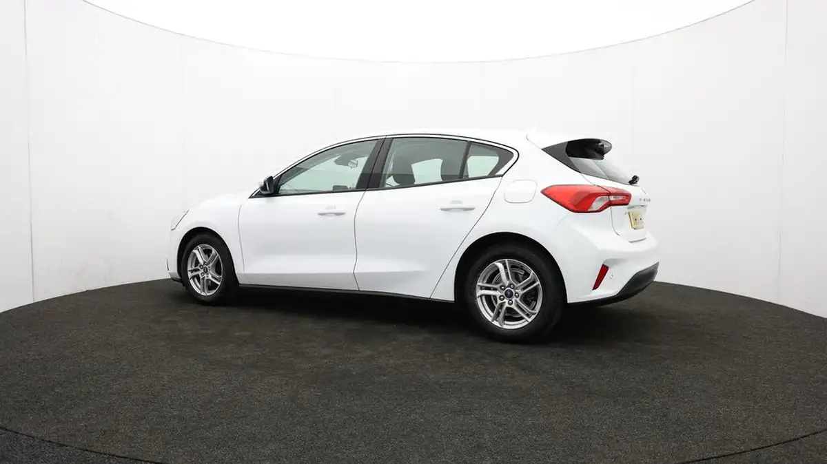 2019-ford-focus-15-zetec-120ps-hatchback-big-65