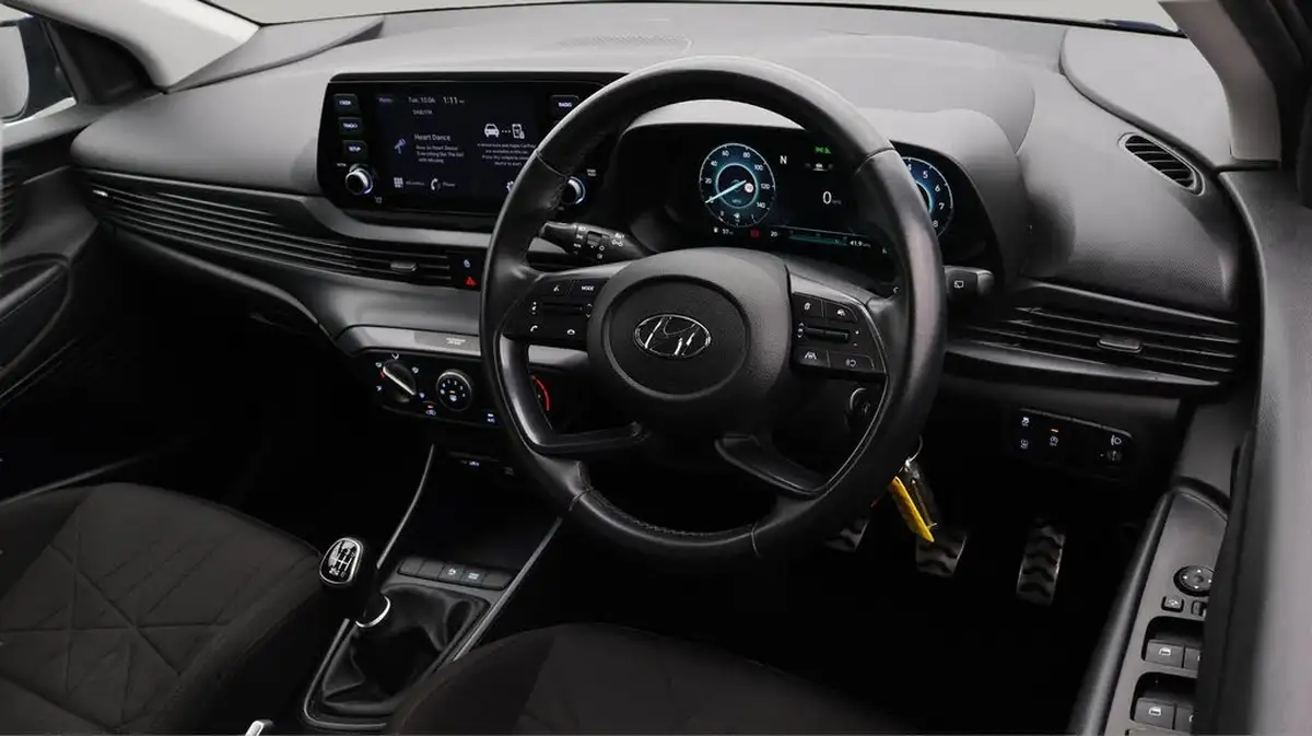 2022-hyundai-bayon-10-t-gdi-se-connect-big-9