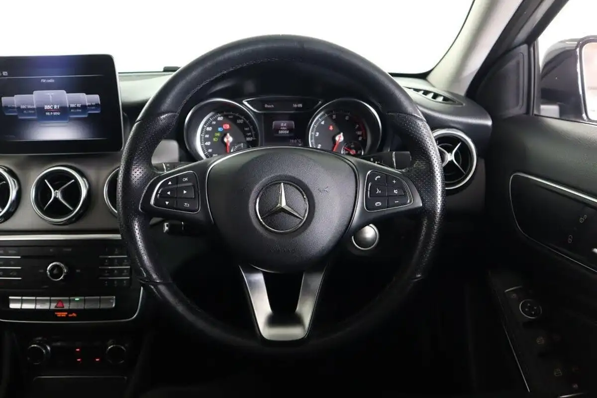 2019-mercedes-benz-gla-class-16-gla-180-urban-edition-ss-7g-dct-big-45