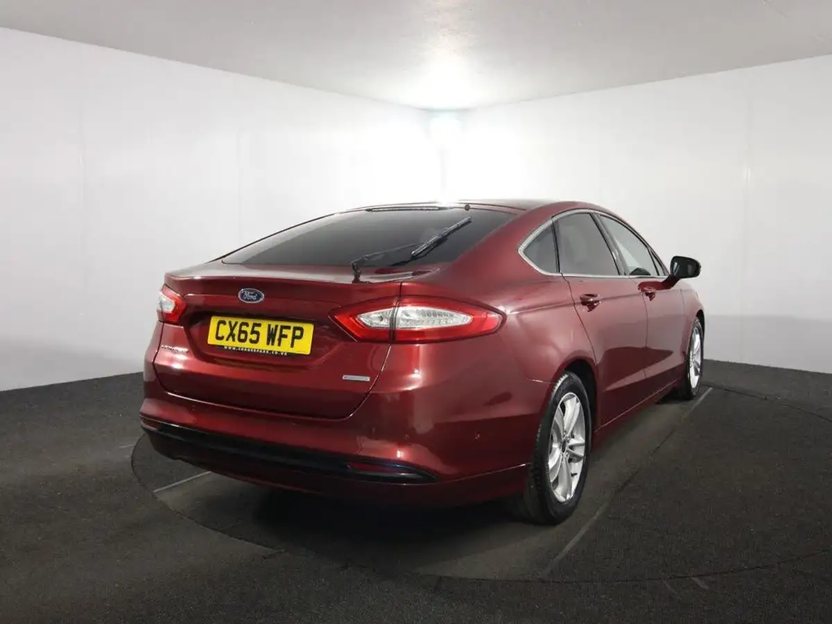 2015-ford-mondeo-15t-titanium-ss-hatchback-big-6