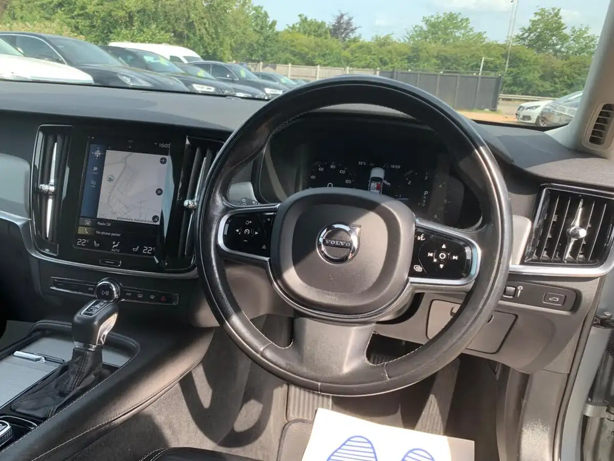 2017-volvo-v90-20td-d4-inscription-big-21
