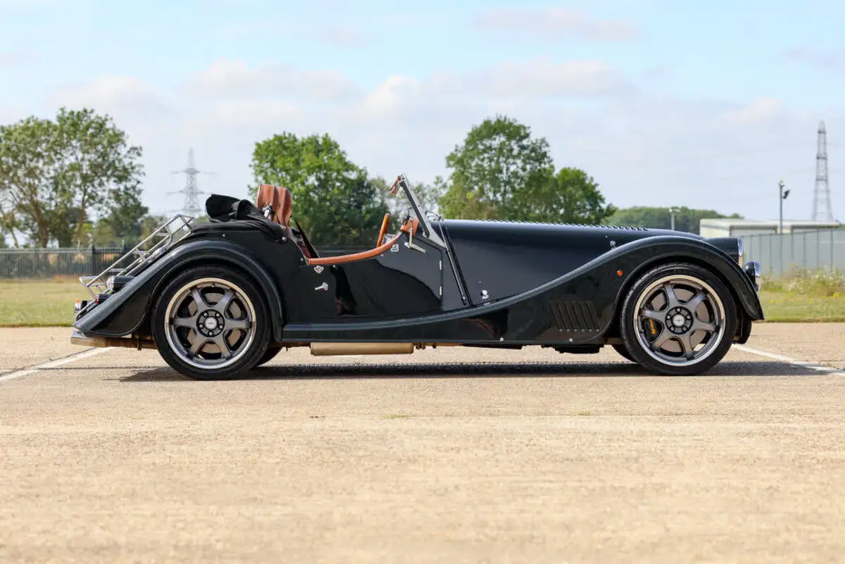 2017-morgan-plus-8-48-big-5