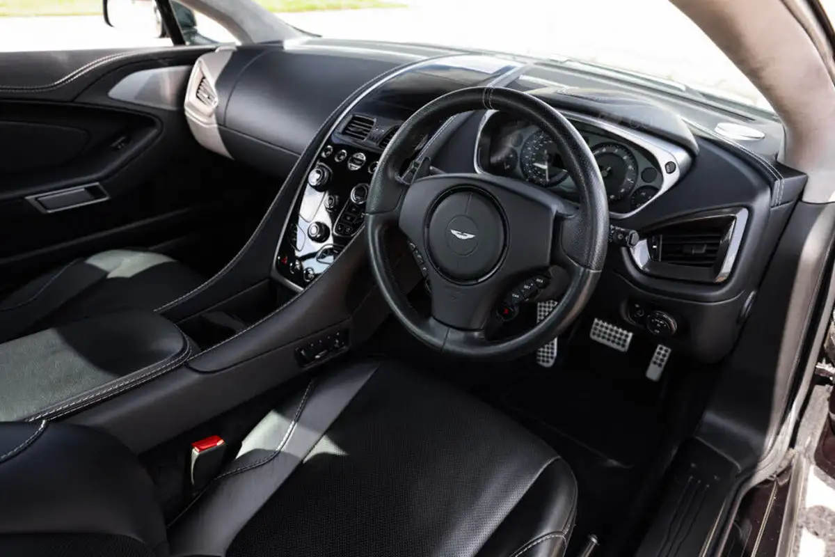 2013-aston-martin-vanquish-59-big-45