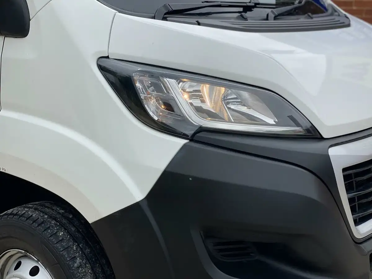 2020-peugeot-boxer-20-bluehdi-professional-335-l2h2-big-11