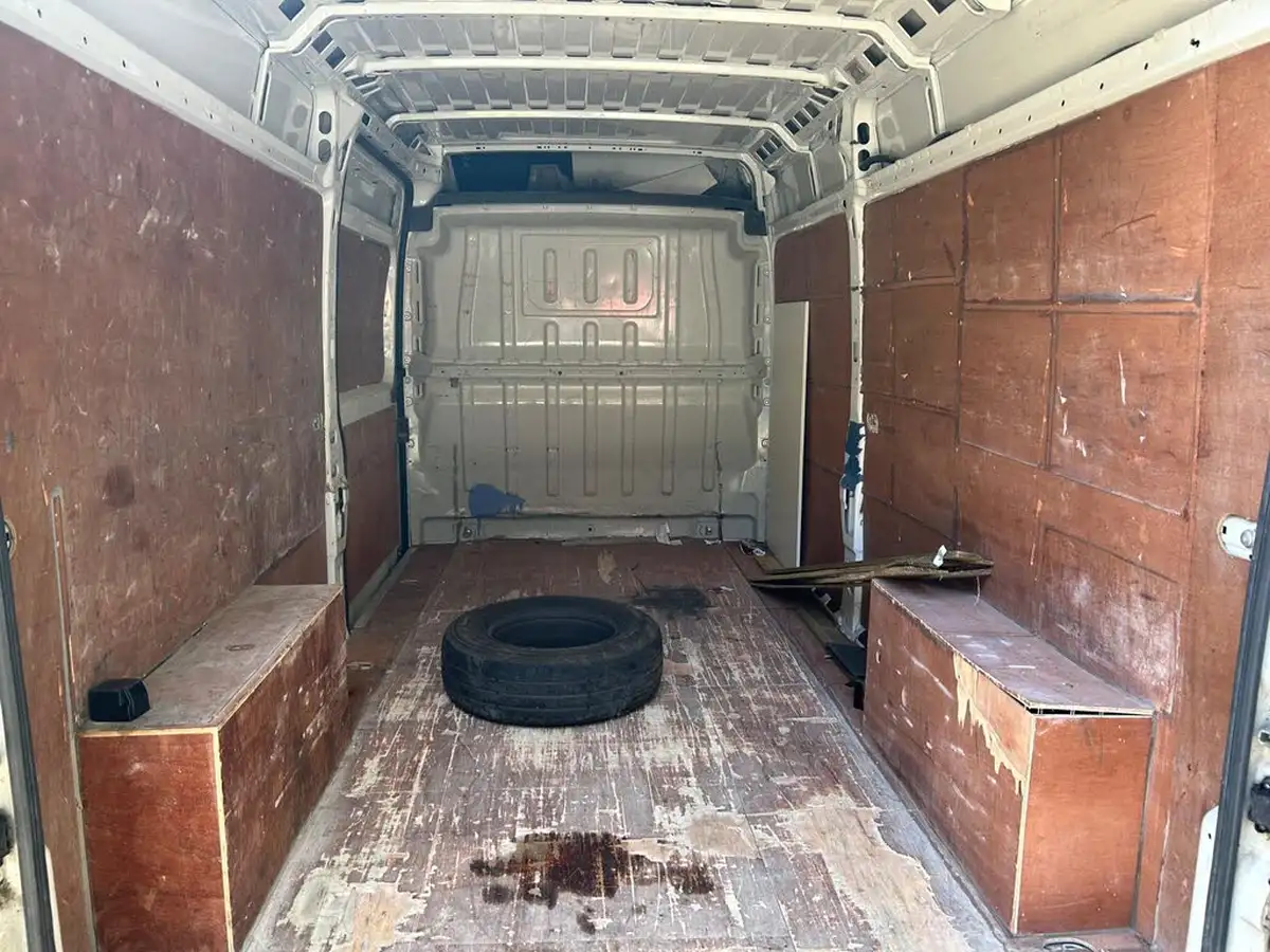 2020-citroen-relay-22bluehdi-35-l3h2-driver-big-18