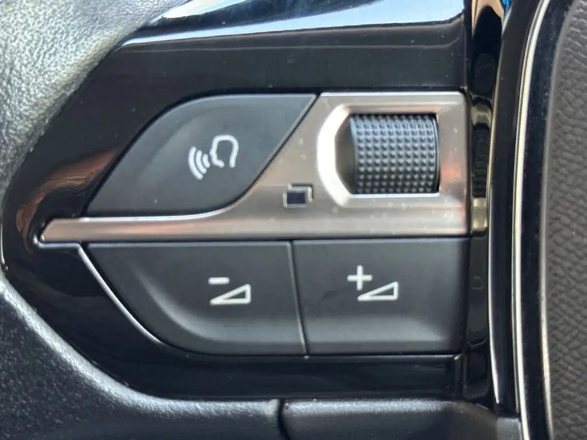 2021-peugeot-2008-suv-12-puretech-allure-premium-130bhp-big-15