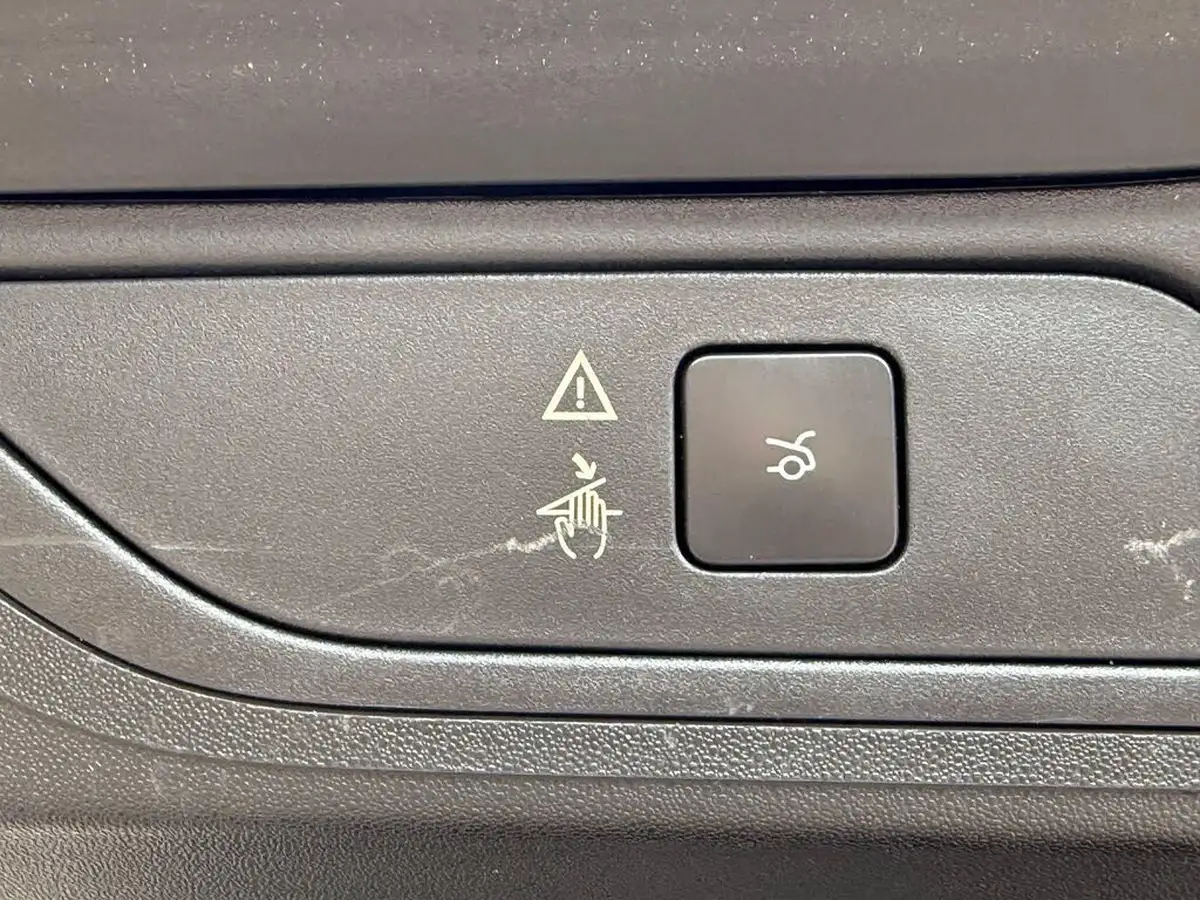2017-citroen-grand-c4-picasso-16bluehdi-flair-big-65