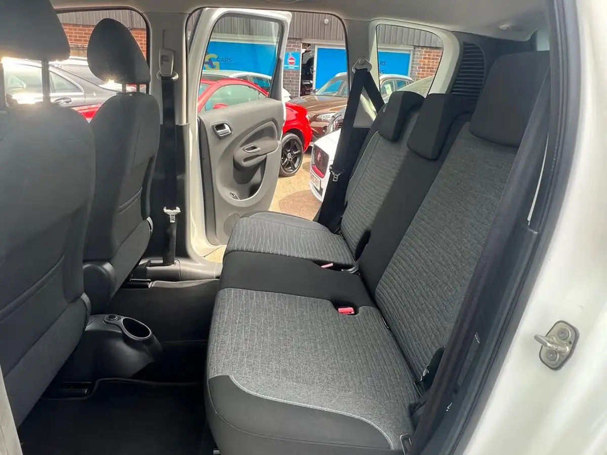 2016-citroen-c3-picasso-16bluehdi-edition-big-29