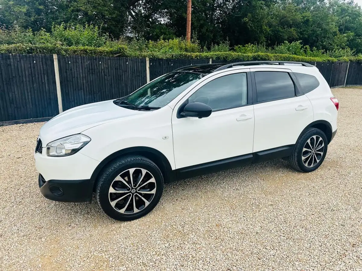 2013-nissan-qashqai2-15td-360-big-12