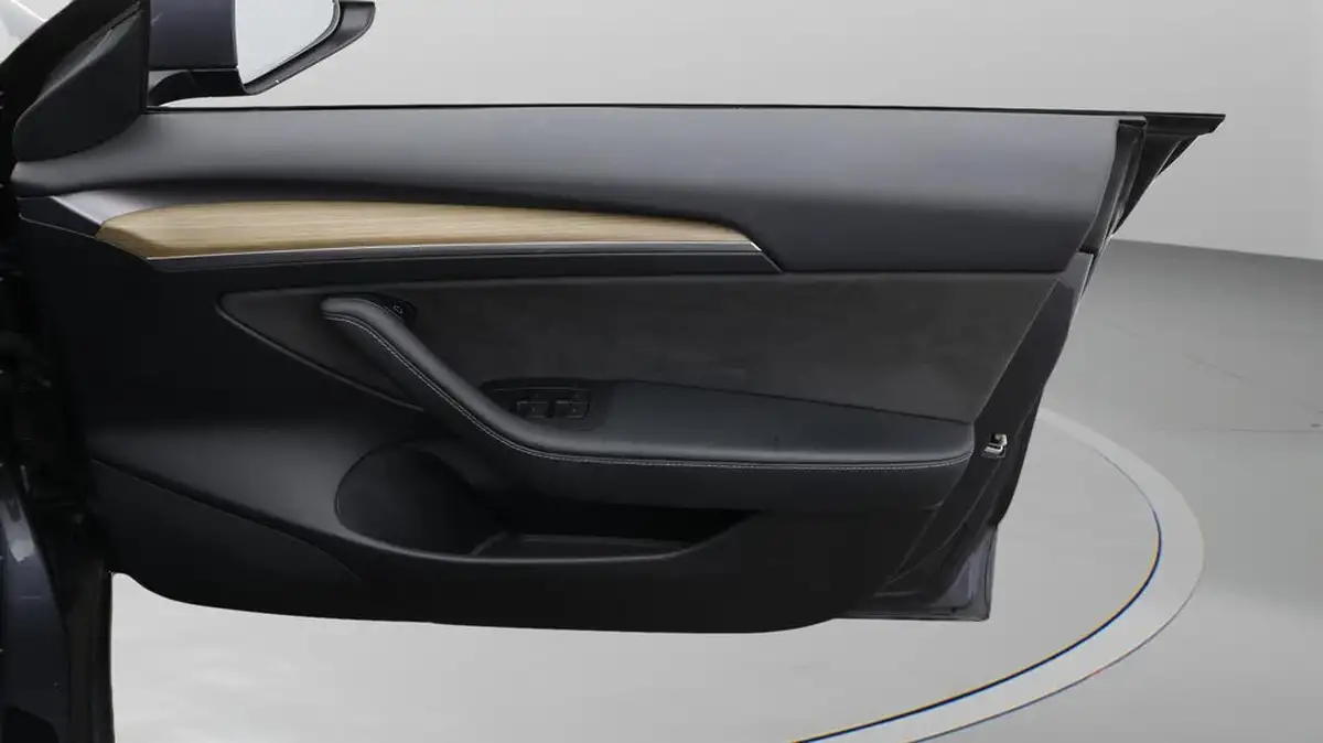 2021-tesla-model-3-e-long-range-4x4-big-15