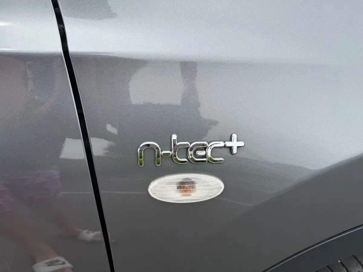 2012-nissan-qashqai-16-n-tec-big-9
