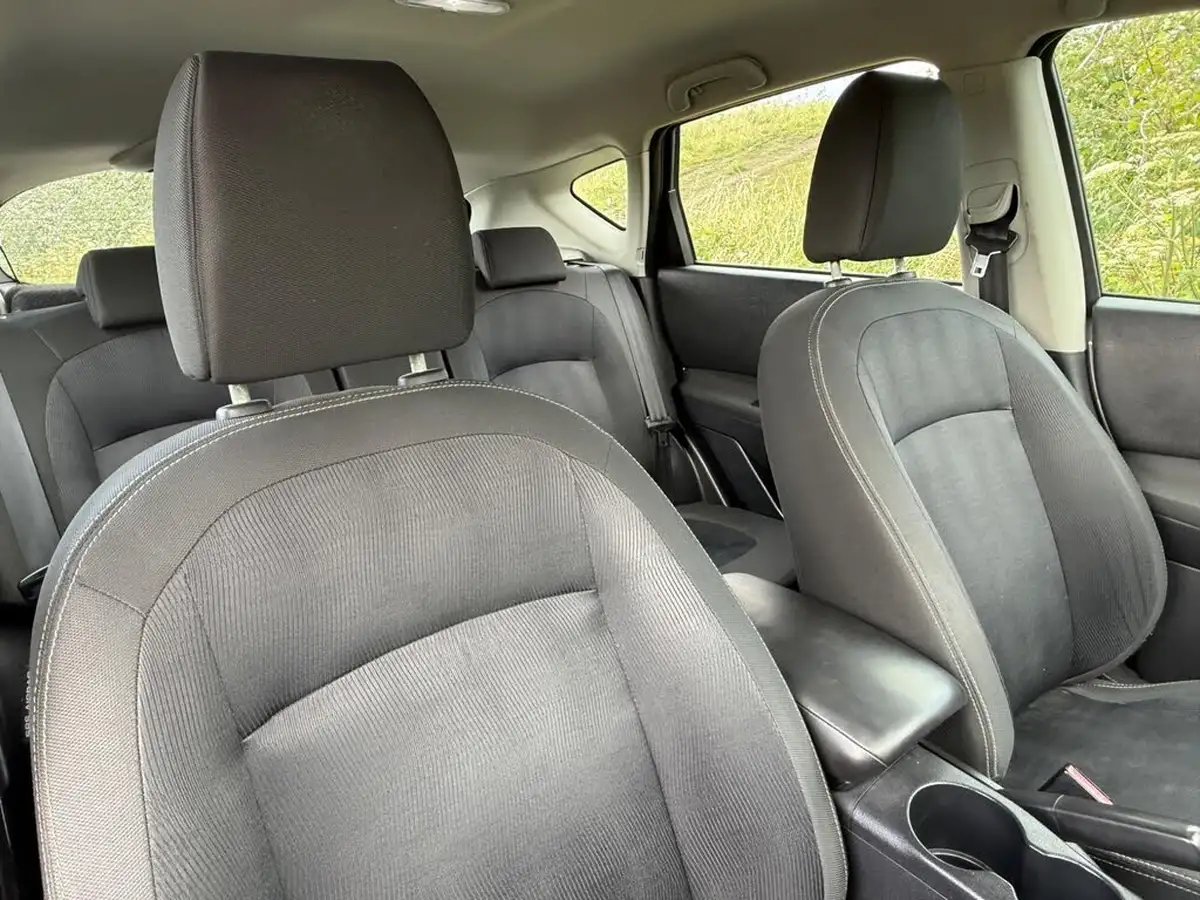 2010-nissan-qashqai-15td-acenta-big-16