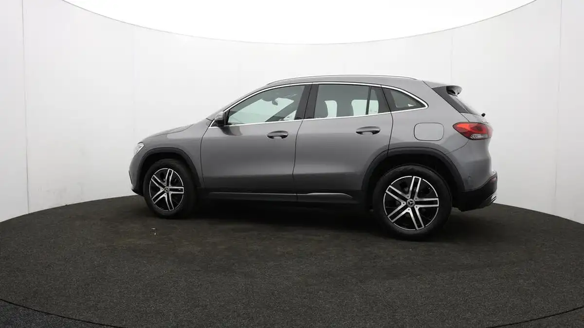 2022-mercedes-benz-gla-class-13-gla-200-sport-executive-big-74