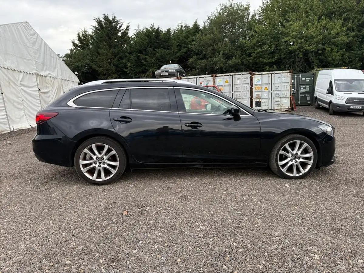 2015-mazda-mazda6-22td-sport-nav-150ps-tourer-5d-big-15