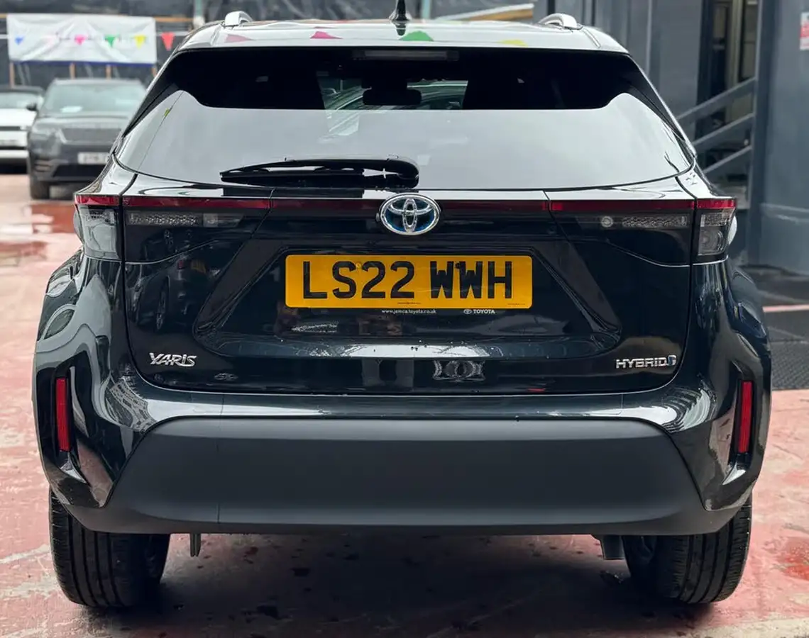 2022-toyota-yaris-15-vvt-i-design-panoramic-roof-big-14