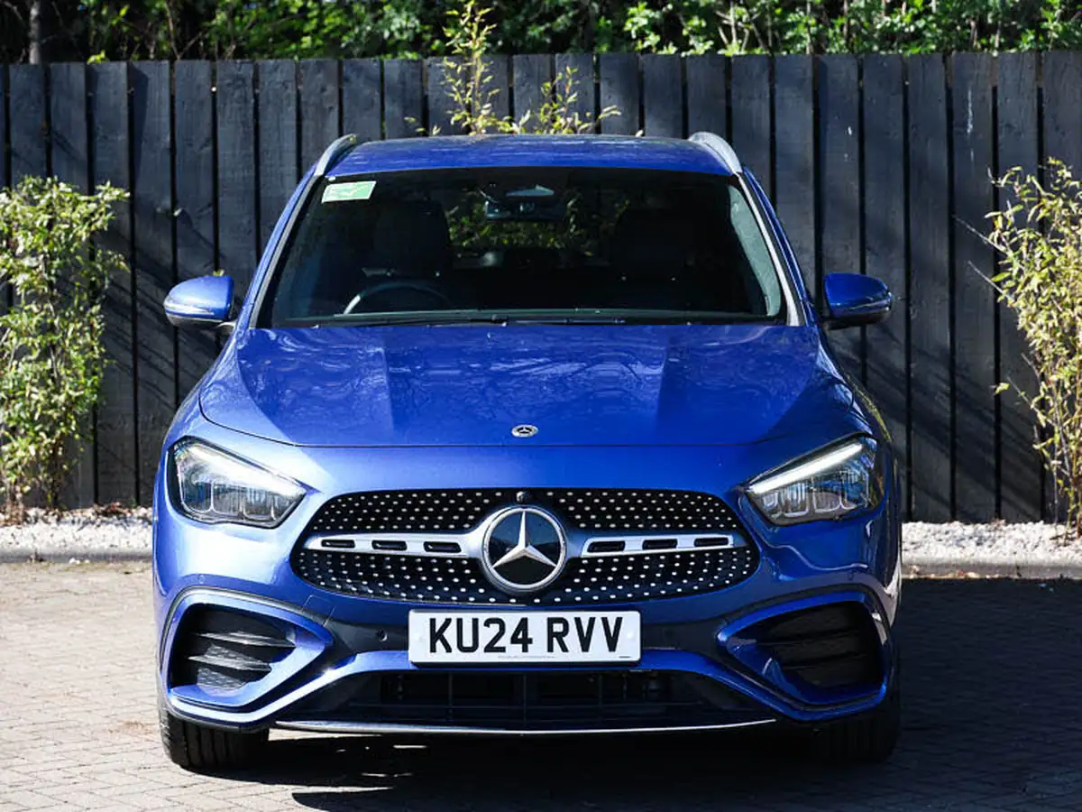 2024-mercedes-benz-gla-class-13-gla-200-amg-line-executive-big-16