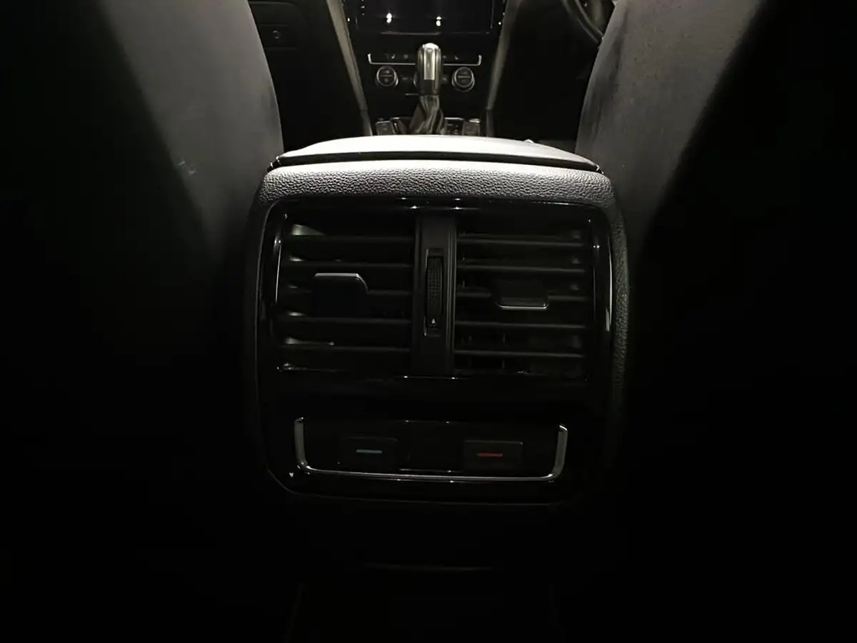 2019-volkswagen-passat-20tdi-r-line-190ps-scr-estate-5d-dsg-big-22