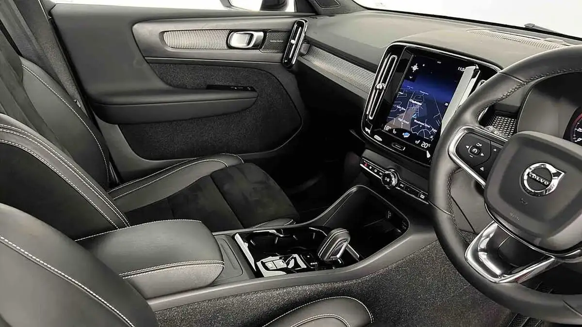 2022-volvo-xc40-15-t3-r-design-auto-big-33