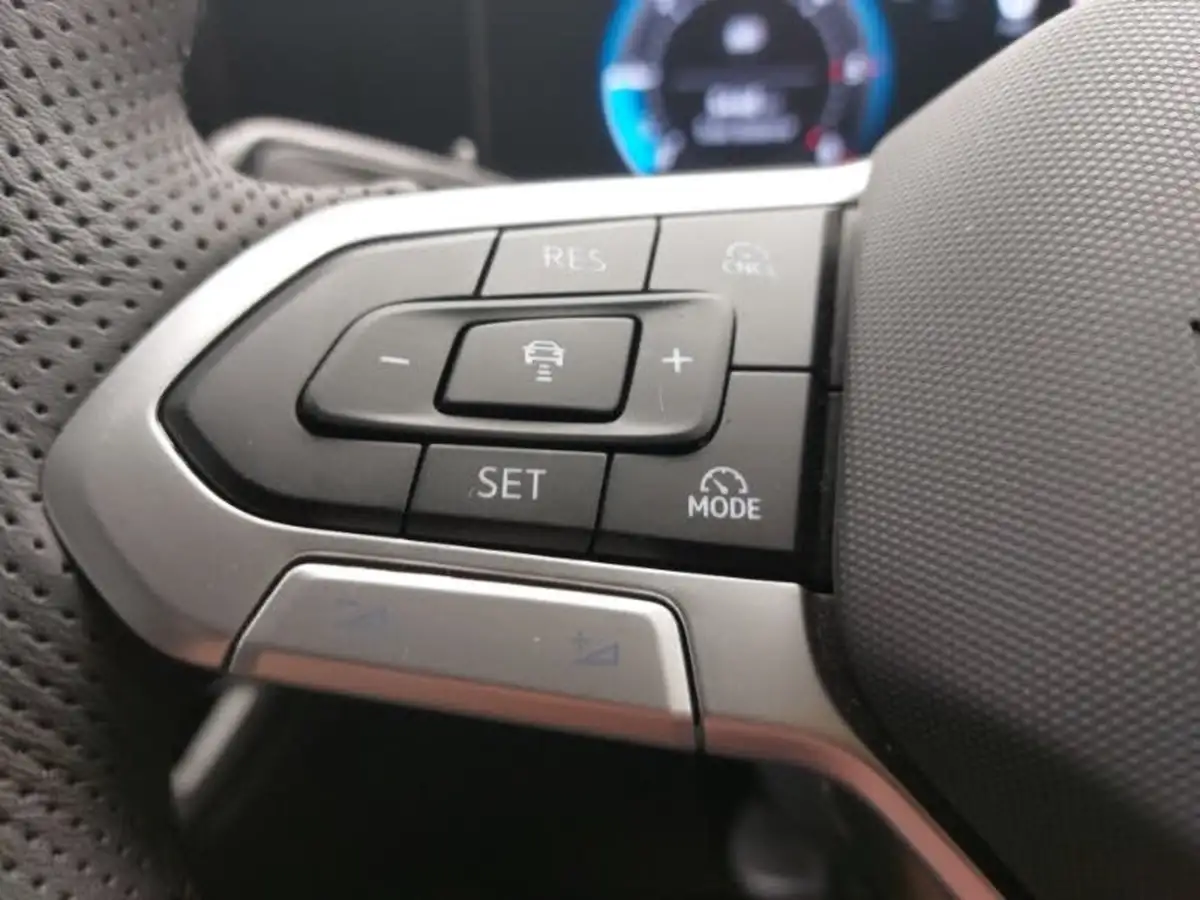 2024-volkswagen-tiguan-20tdi-r-line-150ps-big-12
