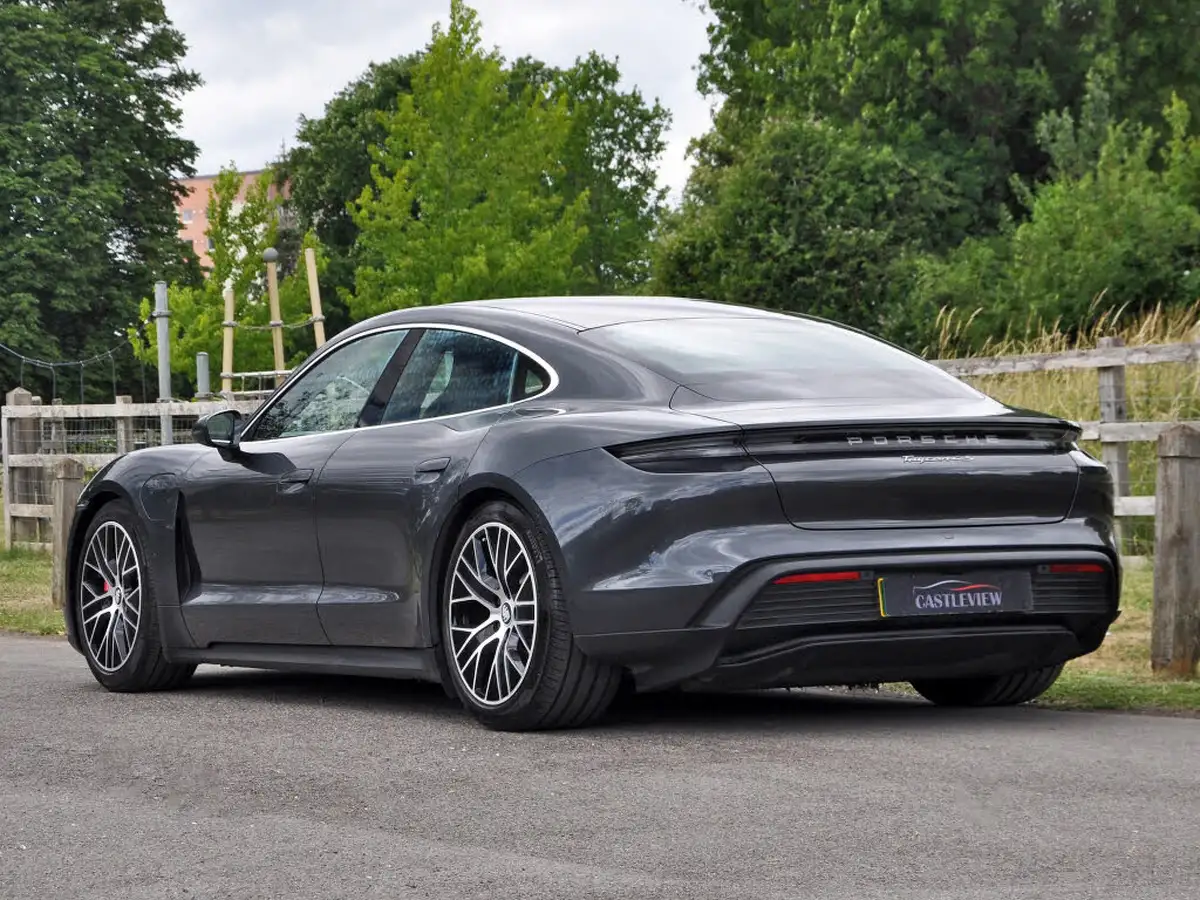 2021-porsche-taycan-e-4s-571ps-performance-battery-plus-big-7