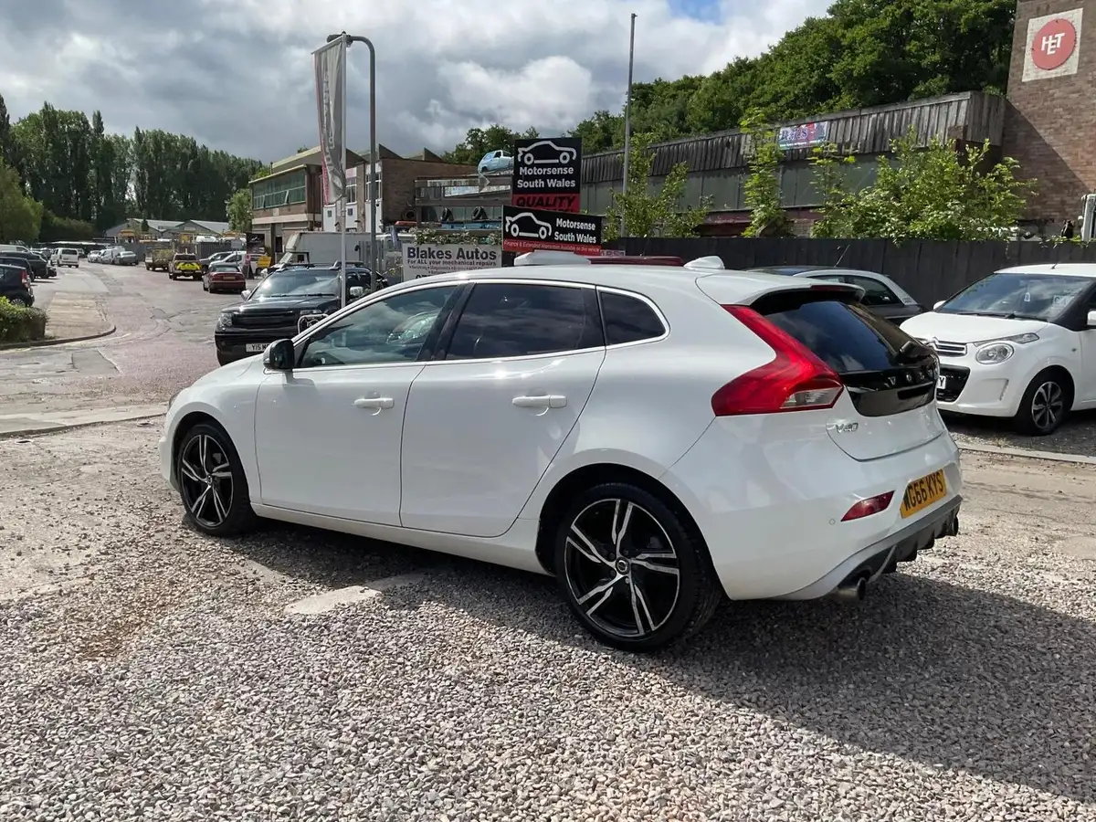 2016-volvo-v40-20td-d2-r-design-pro-big-75
