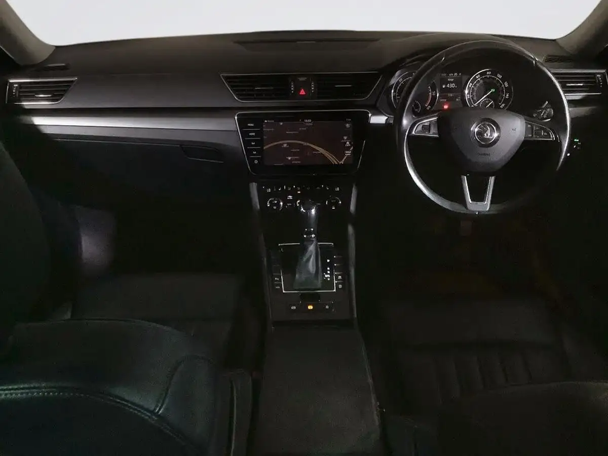 2019-skoda-superb-20tdi-se-l-executive-150ps-estate-dsg-big-2