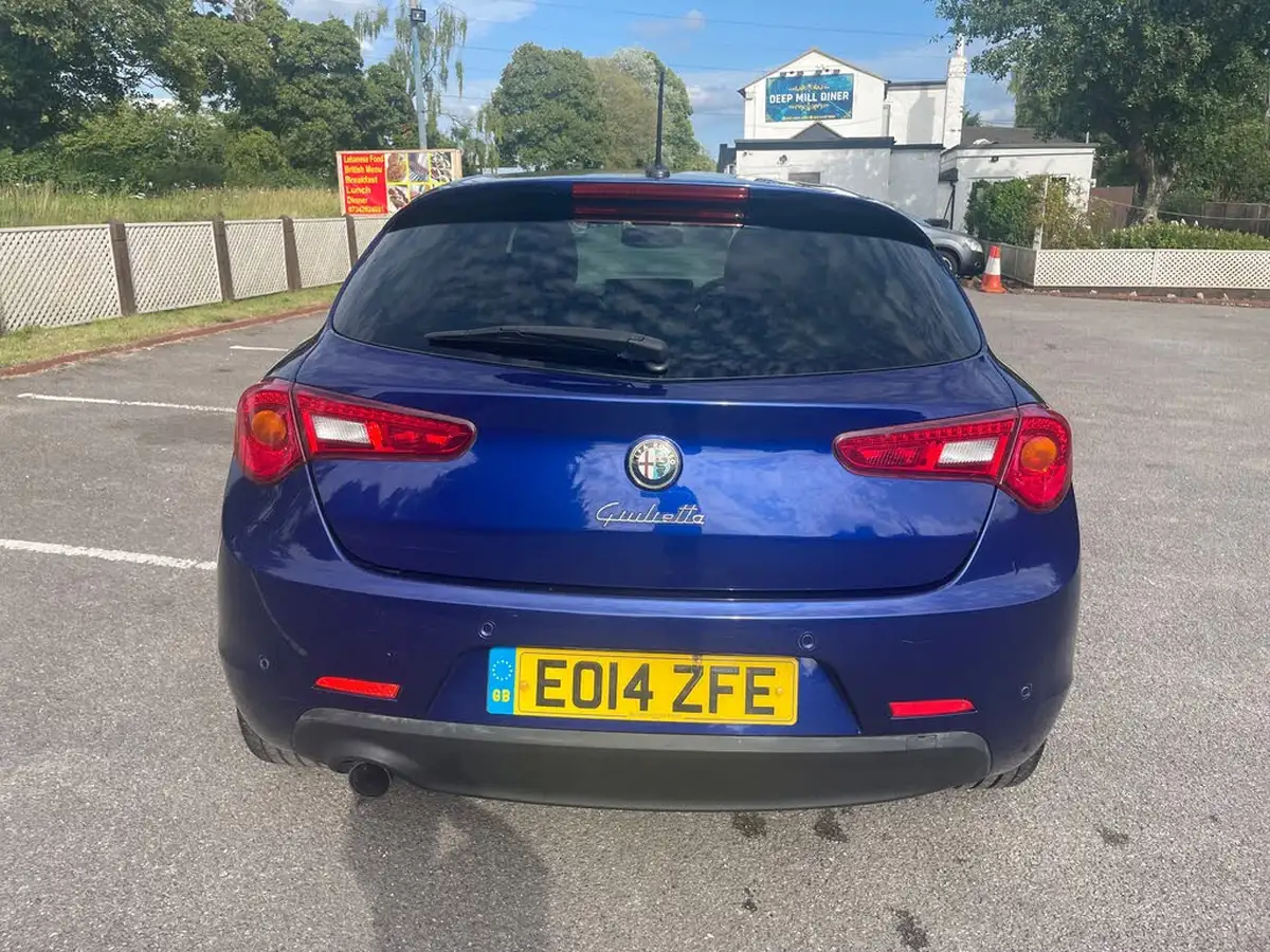 2014-alfa-romeo-giulietta-14-sportiva-nav-alfa-tct-big-31