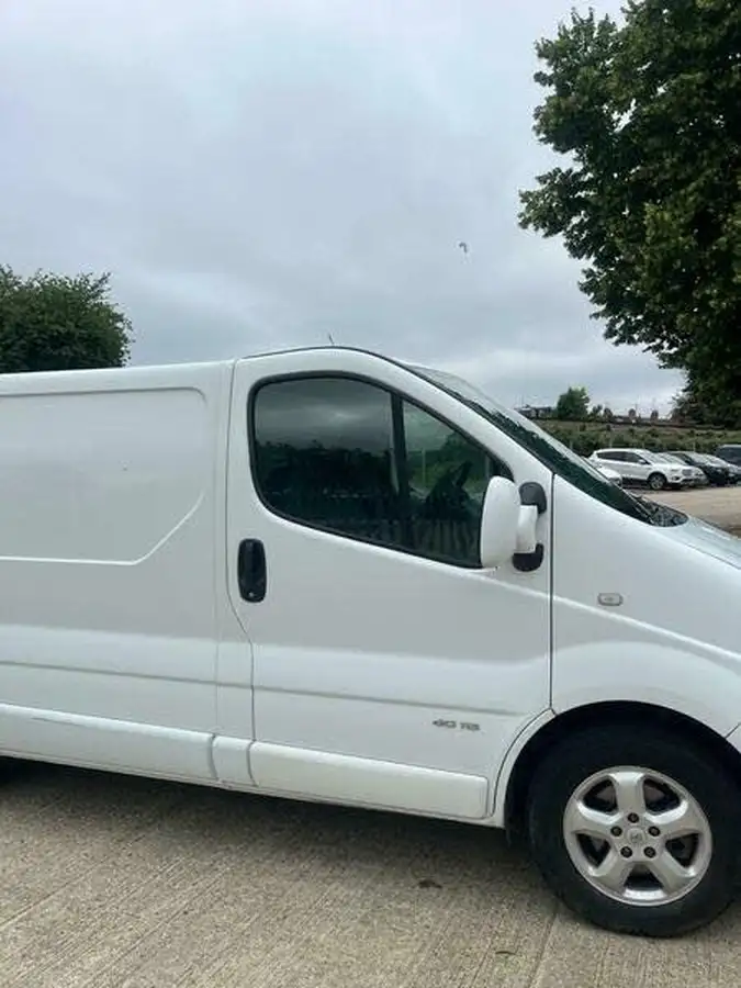 2014-renault-trafic-20dci-sl27dci-115-sport-big-12