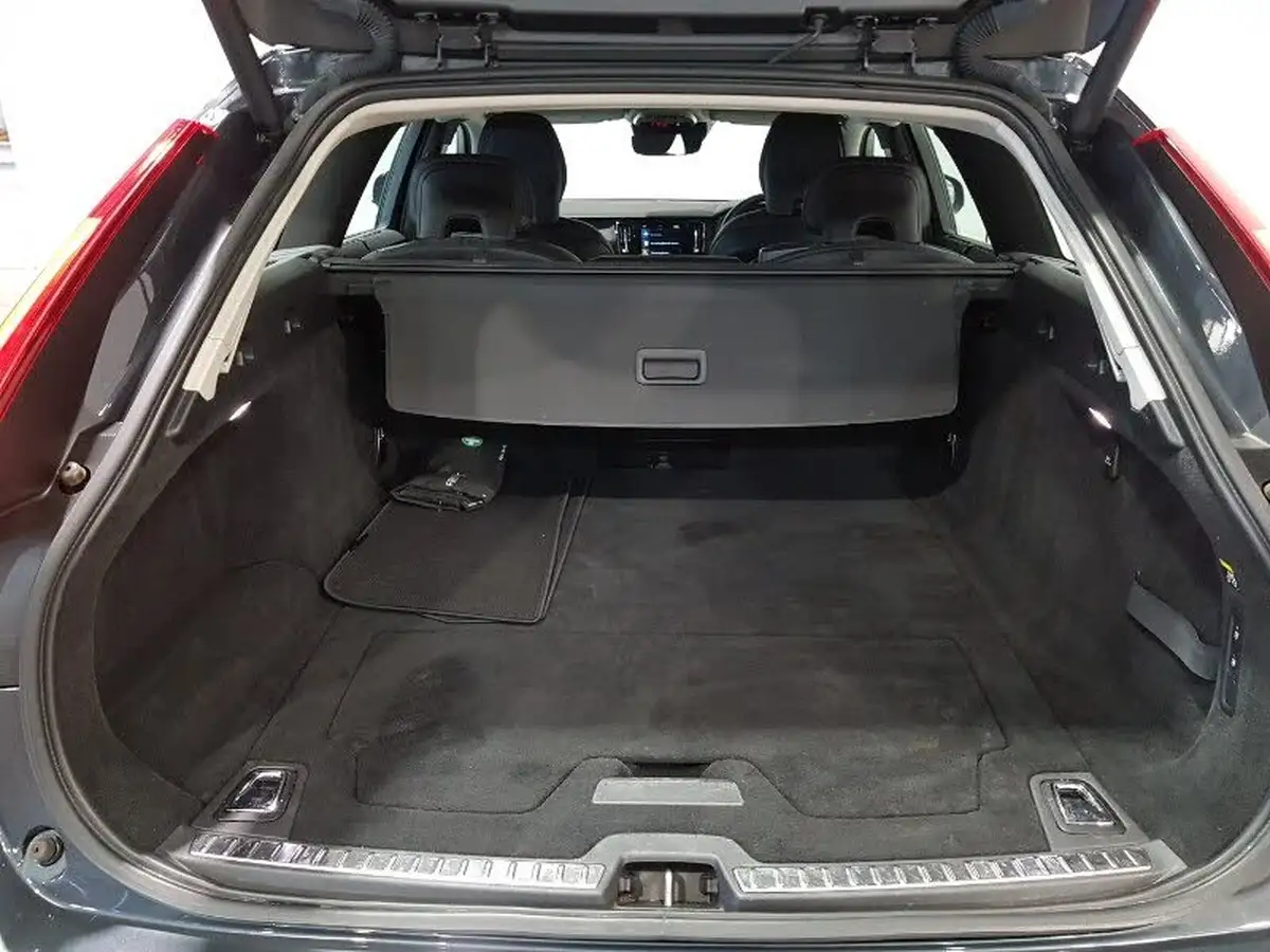 2019-volvo-v90-20-t5-cross-country-big-7